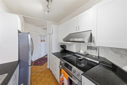 401-620 Toronto St, Victoria, BC - Indoor Photo Showing Kitchen