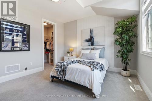 1437 Lakeport Crescent, Oakville, ON - Indoor Photo Showing Bedroom