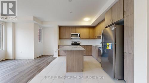 11 Keppel Circle W, Brampton, ON - Indoor Photo Showing Kitchen With Stainless Steel Kitchen