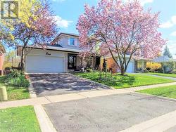 7 MANGO DRIVE  Toronto, ON M2K 2E9