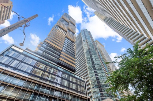 3703-55 Charles Street E, Toronto, ON - Outdoor