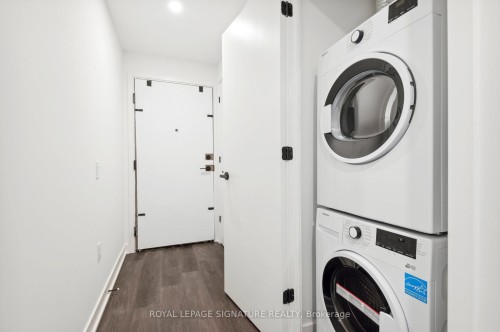 3703-55 Charles Street E, Toronto, ON - Indoor Photo Showing Laundry Room