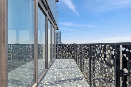 3703-55 Charles Street E, Toronto, ON - Outdoor With Balcony