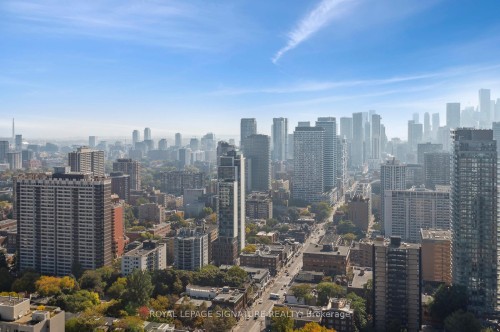 3703-55 Charles Street E, Toronto, ON - Outdoor With View