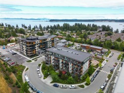 301-2520 Hackett Cres  Central Saanich, BC V8M 0B9