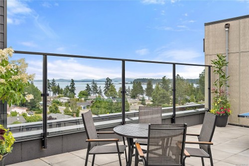 208-2520 Hackett Cres, Central Saanich, BC - Outdoor With Deck Patio Veranda With Exterior