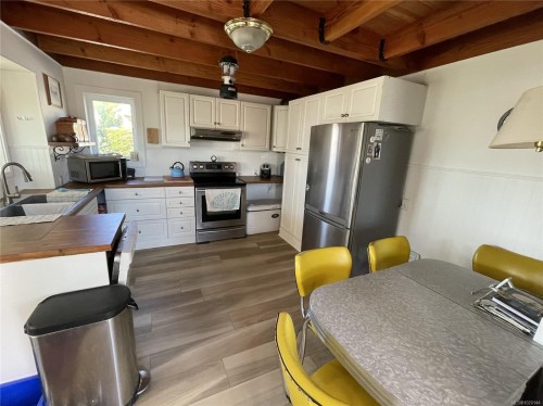 1049 Sixth Ave, Ucluelet, BC 