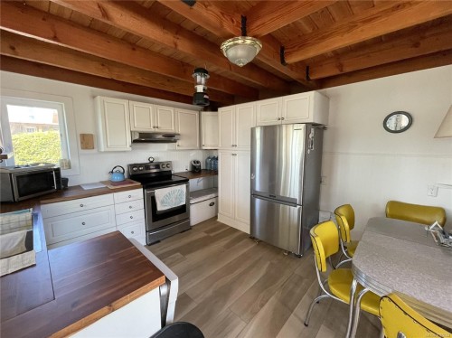 1049 Sixth Ave, Ucluelet, BC 