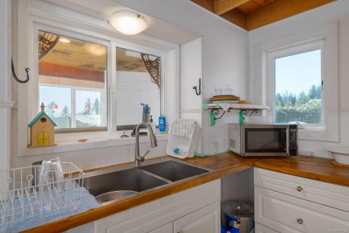 1049 Sixth Ave, Ucluelet, BC 