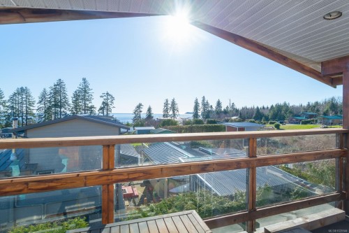 1049 Sixth Ave, Ucluelet, BC 