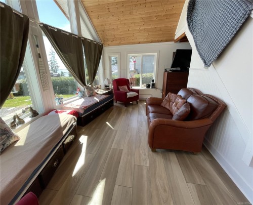 1049 Sixth Ave, Ucluelet, BC 