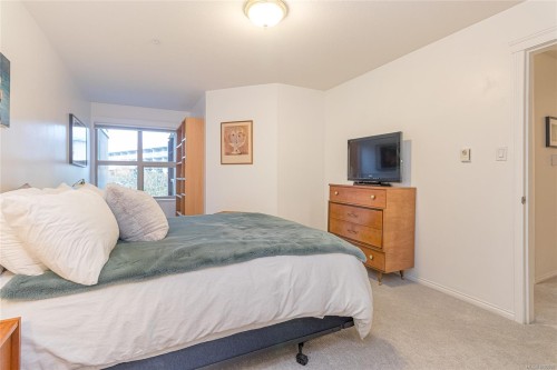 111-4949 Wills Rd, Nanaimo, BC - Indoor Photo Showing Bedroom