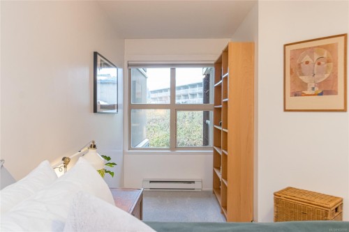 111-4949 Wills Rd, Nanaimo, BC - Indoor Photo Showing Bedroom