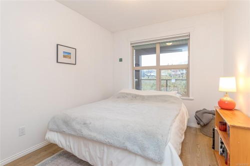 111-4949 Wills Rd, Nanaimo, BC - Indoor Photo Showing Bedroom
