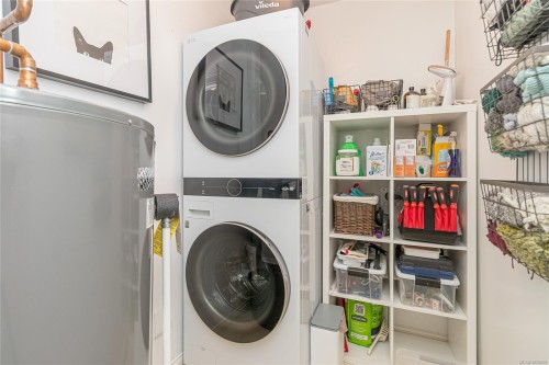 111-4949 Wills Rd, Nanaimo, BC - Indoor Photo Showing Laundry Room
