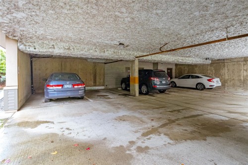 111-4949 Wills Rd, Nanaimo, BC -  Photo Showing Garage