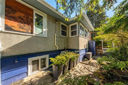 328 Seventh St, Nanaimo, BC 