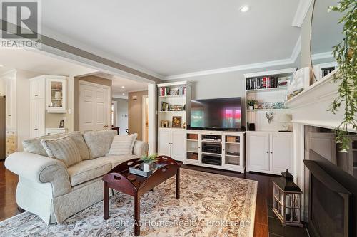 1445 Golden Meadow Trail, Oakville (Fa Falgarwood), ON - Indoor Photo Showing Living Room