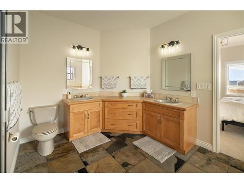 3356 Merlot Court, West Kelowna, BC - Indoor Photo Showing Bathroom