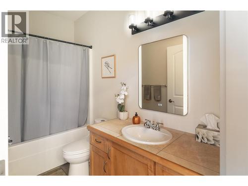 3356 Merlot Court, West Kelowna, BC - Indoor Photo Showing Bathroom