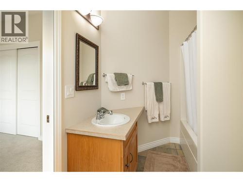 3356 Merlot Court, West Kelowna, BC - Indoor Photo Showing Bathroom