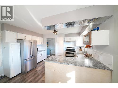 631 Johnson Street, Williams Lake, BC - Indoor Photo Showing Kitchen