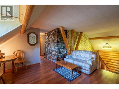 31815 Cariboo Highway, Prince George, BC - Indoor Photo Showing Living Room