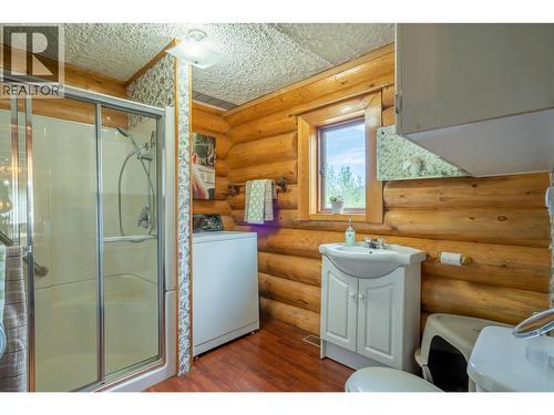 31815 Cariboo Highway, Prince George, BC - Indoor Photo Showing Bathroom
