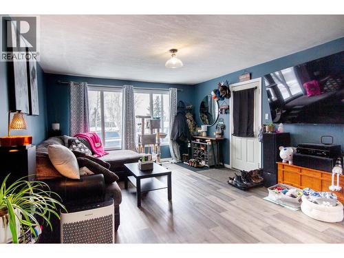 304 100A Avenue, Dawson Creek, BC - Indoor