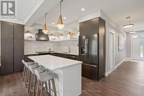6973 Heathwoods Avenue, London South (South V), ON - Indoor Photo Showing Kitchen With Upgraded Kitchen