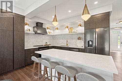6973 Heathwoods Avenue, London South (South V), ON - Indoor Photo Showing Kitchen With Upgraded Kitchen
