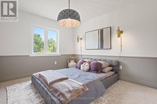 6973 Heathwoods Avenue, London South (South V), ON - Indoor Photo Showing Bedroom