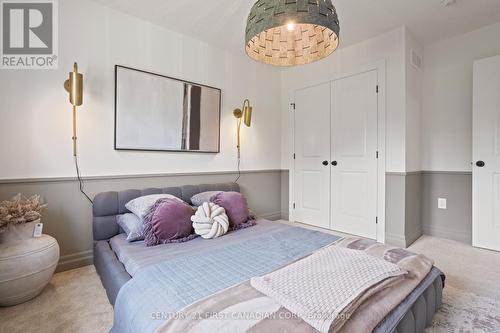 6973 Heathwoods Avenue, London South (South V), ON - Indoor Photo Showing Bedroom