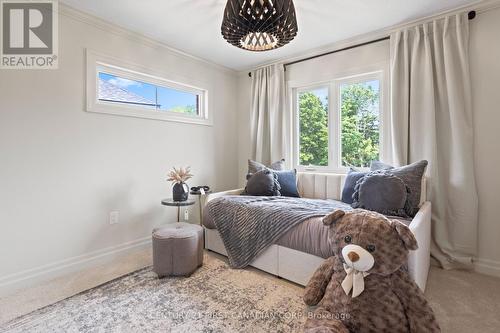 6973 Heathwoods Avenue, London South (South V), ON - Indoor Photo Showing Bedroom