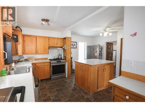 16020 Tupper Village Way, Dawson Creek, BC - Indoor Photo Showing Kitchen With Double Sink