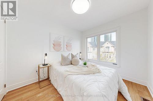 29 Yachters Lane, Toronto, ON - Indoor Photo Showing Bedroom