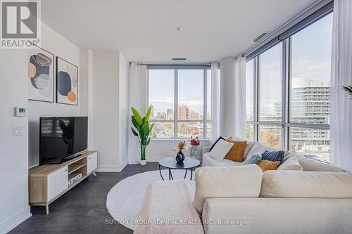 912 - 7 Kenaston Gardens, Toronto, ON - Indoor Photo Showing Living Room