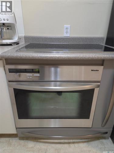 505 F Avenue N, Saskatoon, SK - Indoor Photo Showing Kitchen