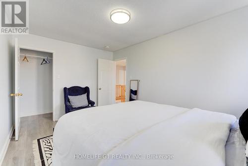 1695 Major Oaks Road, Pickering, ON - Indoor Photo Showing Bedroom