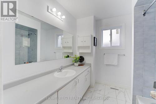 1695 Major Oaks Road, Pickering, ON - Indoor Photo Showing Bathroom