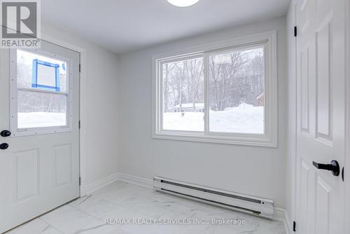 7826 Lake Jospeh Road, Georgian Bay, ON - Indoor Photo Showing Other Room