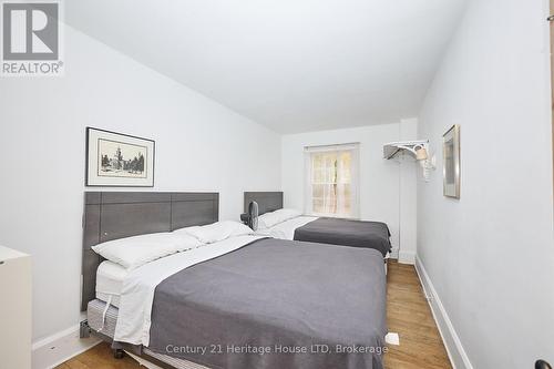 1033 Firelane 1 Road, Port Colborne (Sherkston), ON - Indoor Photo Showing Bedroom