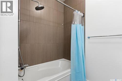 1806 1015 Patrick Crescent, Saskatoon, SK - Indoor Photo Showing Bathroom