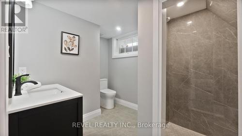 75 Pusey Boulevard, Brantford, ON - Indoor Photo Showing Bathroom