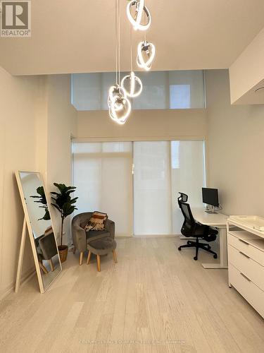 719 - 77 Shuter Street, Toronto, ON - Indoor