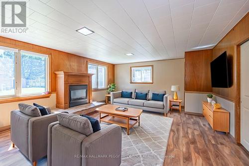 2139 Adjala-Tecumseth Townline, New Tecumseth, ON - Indoor Photo Showing Living Room With Fireplace