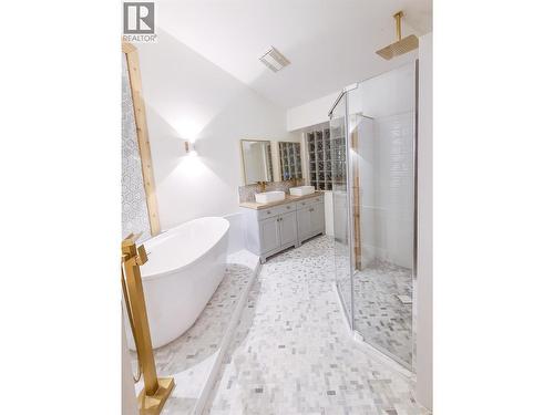master bath with marble tiles, cedar and gold accents - 3897 Gallaghers Grange, Kelowna, BC - Indoor Photo Showing Bathroom
