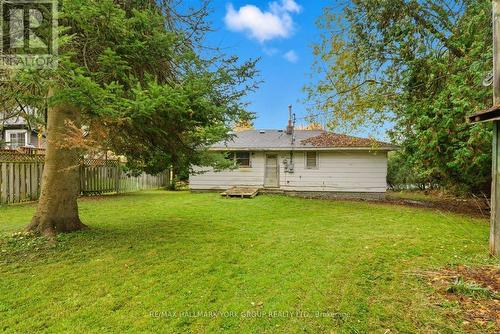 32 Station Road, Georgina, ON - Outdoor