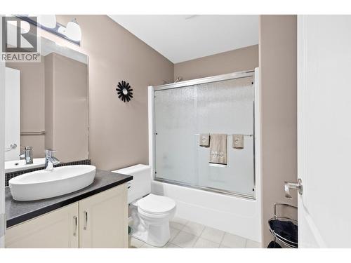 535 Glenmeadows Road Unit# 33, Kelowna, BC - Indoor Photo Showing Bathroom