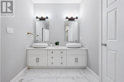 629 Florencedale Crescent W, Kitchener, ON - Indoor Photo Showing Bathroom